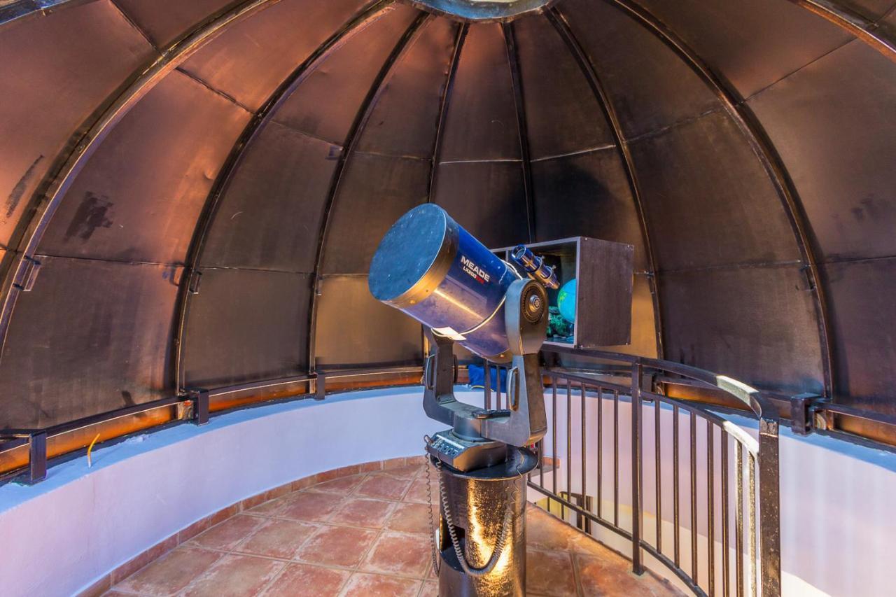 Universe Apartment *