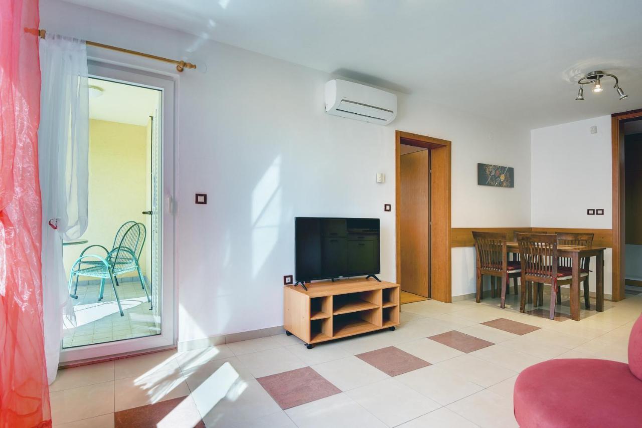Apartment Universe Pula
