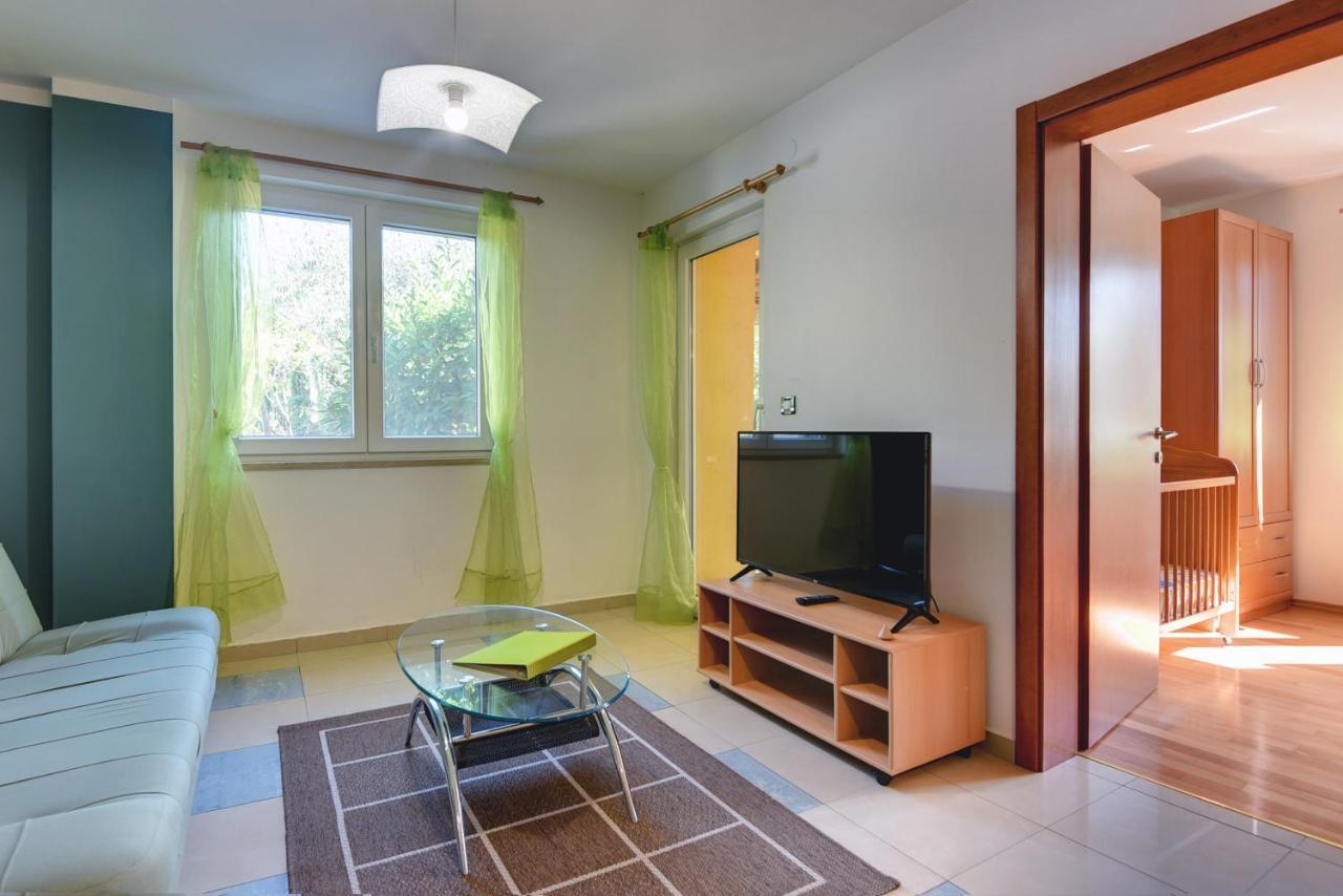 Universe Apartment