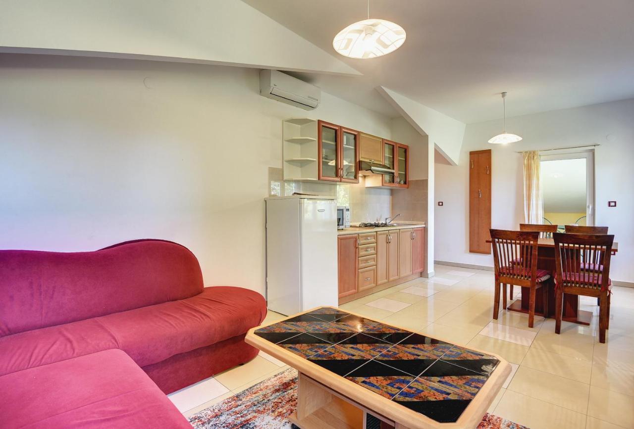 Universe Apartment