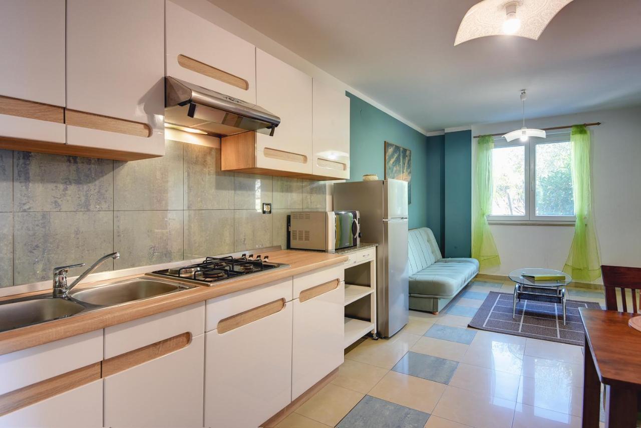 Apartment Universe *