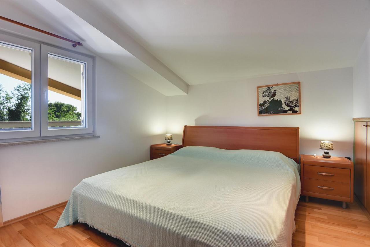 Apartment Universe Pula